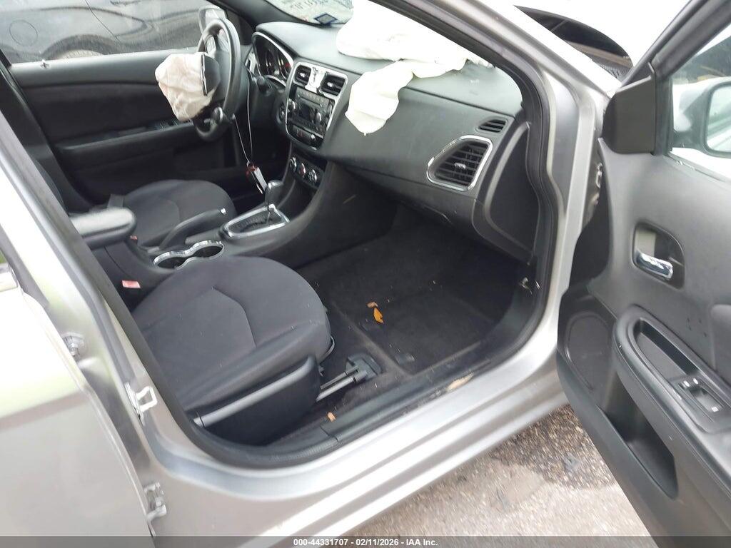 1C3CCBAB0EN124624 2014 CHRYSLER 200 photo no. 5