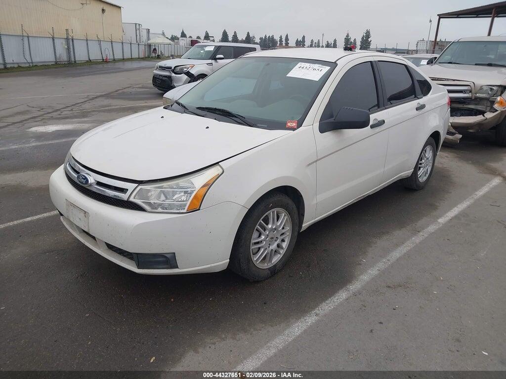 1FAHP3FN8BW150155 2011 FORD FOCUS photo no. 2