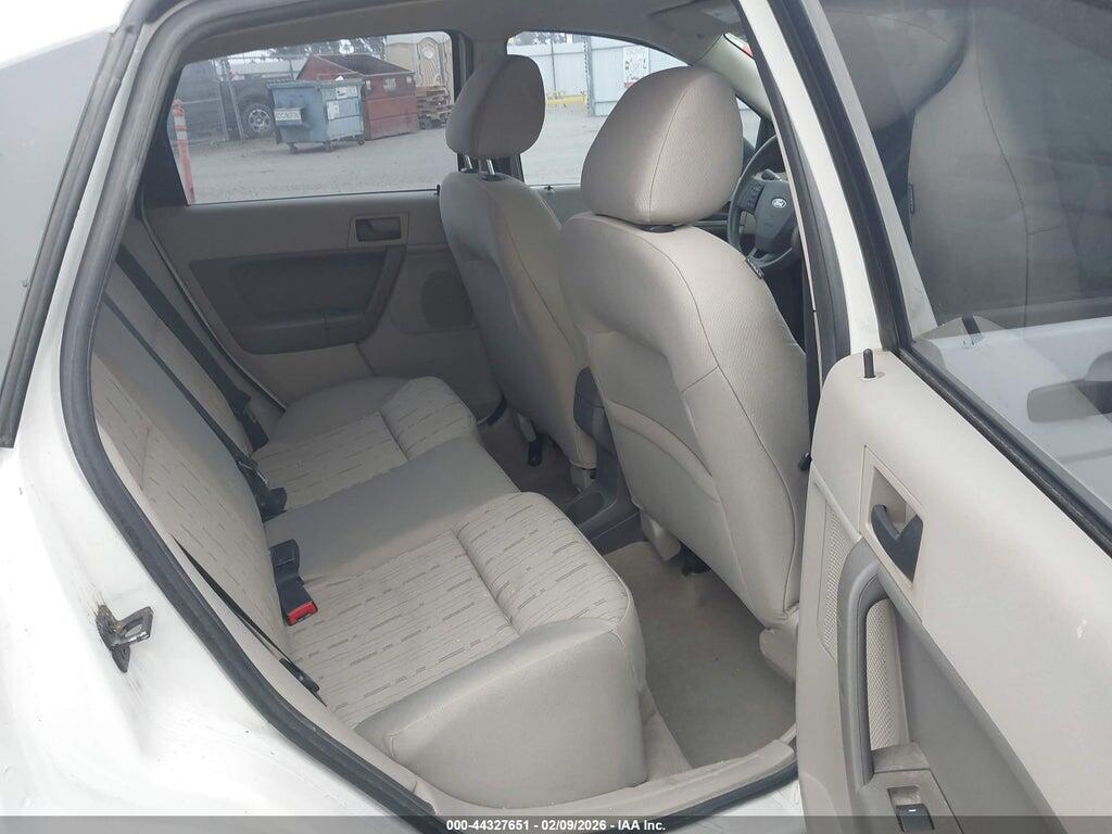 1FAHP3FN8BW150155 2011 FORD FOCUS photo no. 8
