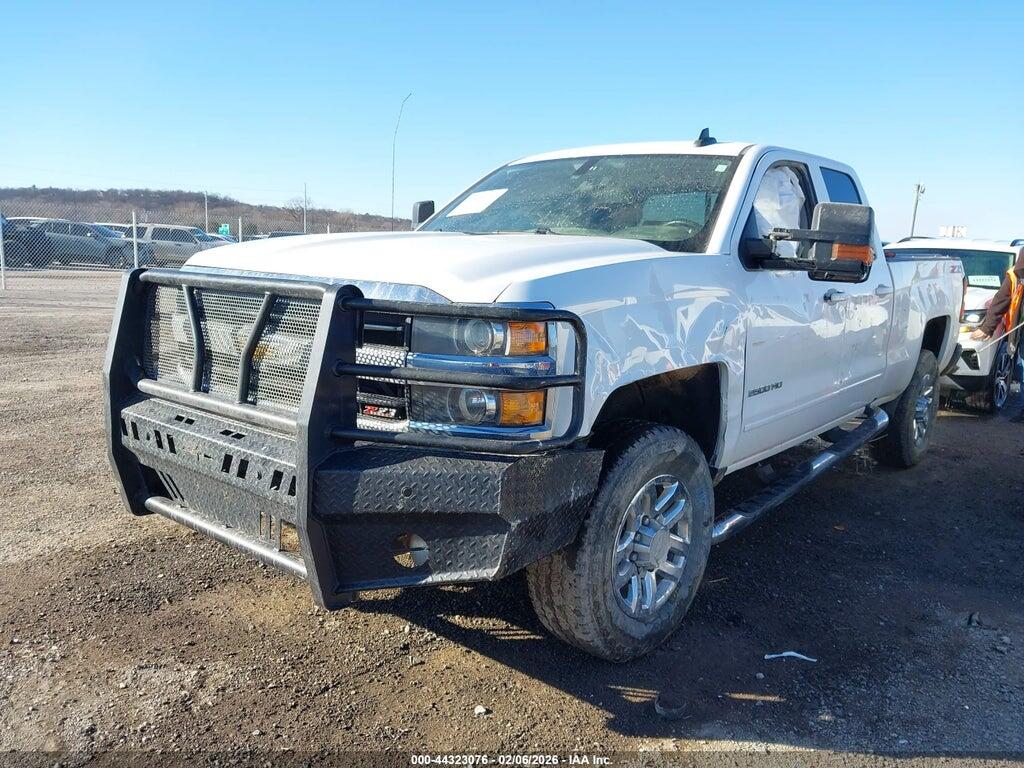 1GC2KVEG6JZ274385 2018 CHEVROLET SILVERADO 2500HD photo no. 2
