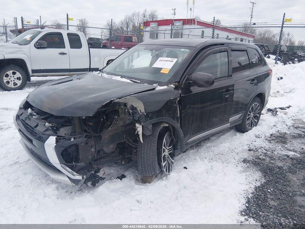JA4AZ3A37JJ006372 2018 MITSUBISHI OUTLANDER photo no. 2