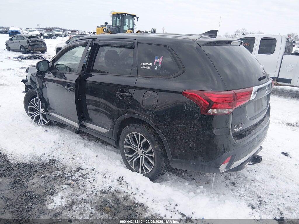 JA4AZ3A37JJ006372 2018 MITSUBISHI OUTLANDER photo no. 3