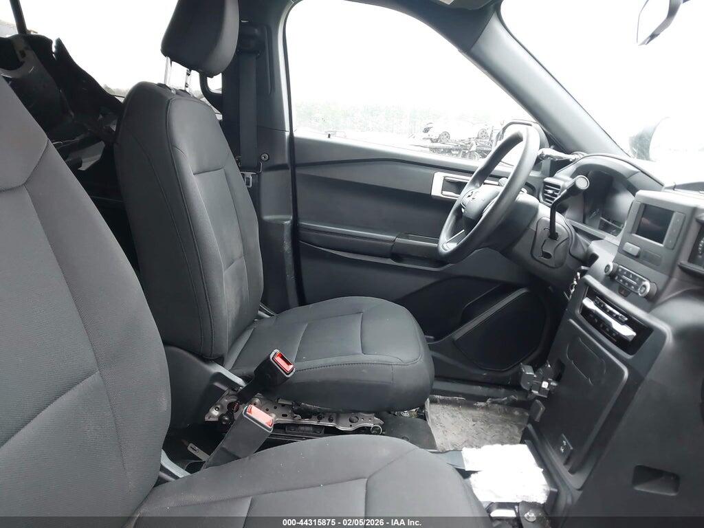1FM5K8ABXNGB76871 2022 FORD POLICE INTERCEPTOR UTILITY photo no. 5