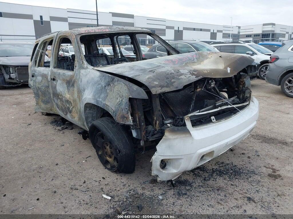 1GNSKAE06DR300958 2013 CHEVROLET TAHOE photo no. 1