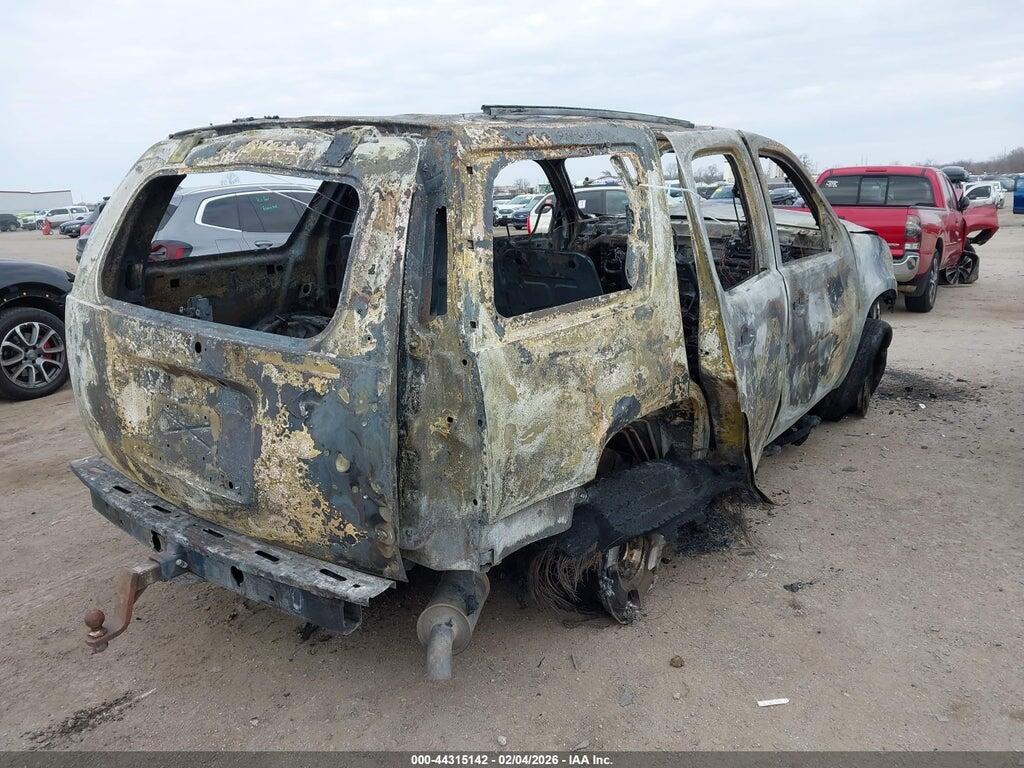 1GNSKAE06DR300958 2013 CHEVROLET TAHOE photo no. 4