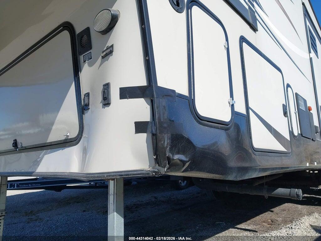 5ZT3CHYB0EA310030 2014 FOREST RIVER CHAPARRAL 328 RES 5TH WHEEL TRVL TRAILER photo no. 6