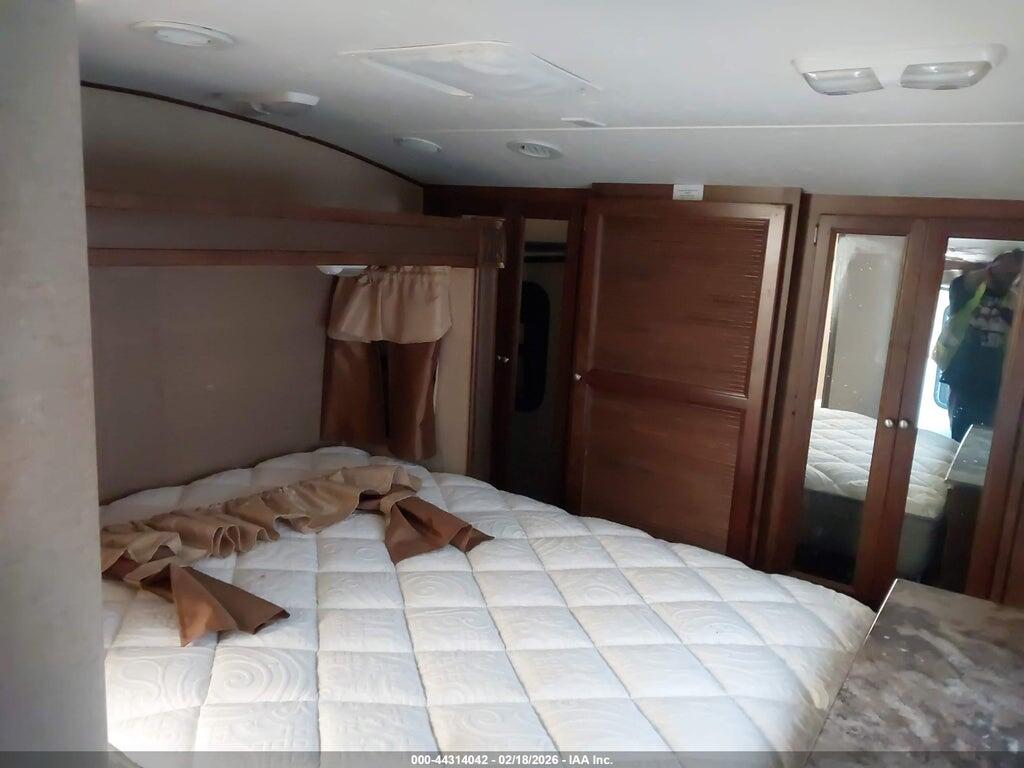 5ZT3CHYB0EA310030 2014 FOREST RIVER CHAPARRAL 328 RES 5TH WHEEL TRVL TRAILER photo no. 8