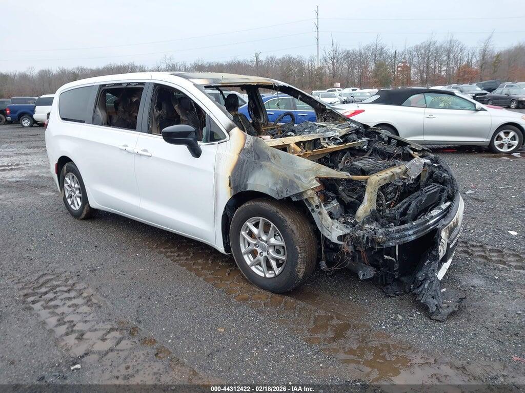 2C4RC1CG3RR113439 2024 CHRYSLER VOYAGER photo no. 1