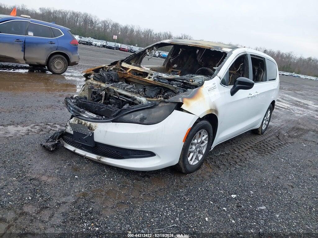 2C4RC1CG3RR113439 2024 CHRYSLER VOYAGER photo no. 2