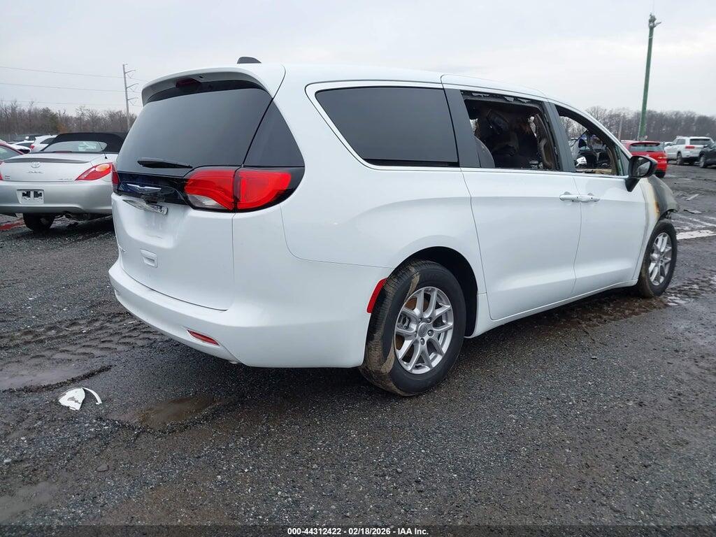 2C4RC1CG3RR113439 2024 CHRYSLER VOYAGER photo no. 4