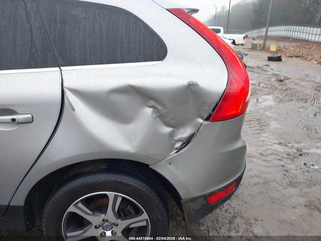 YV4902DZ3C2301556 2012 VOLVO XC60 photo no. 6