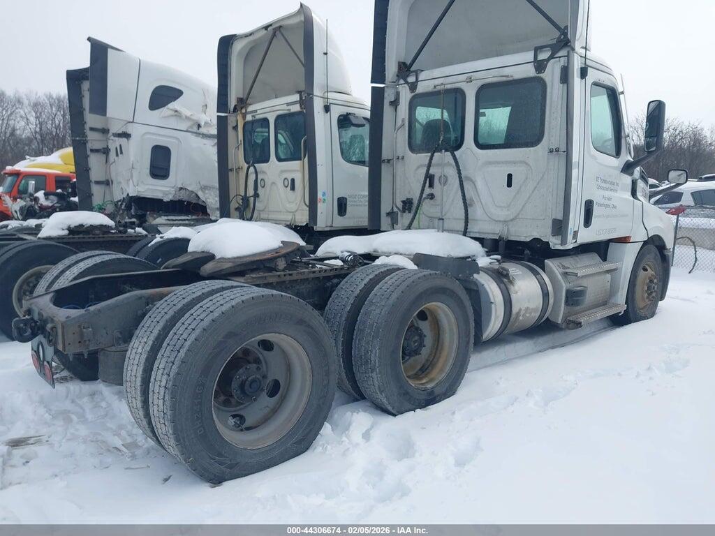 1FUGHLDV5NLMZ5017 2022 FREIGHTLINER NEW CASCADIA 126 photo no. 4