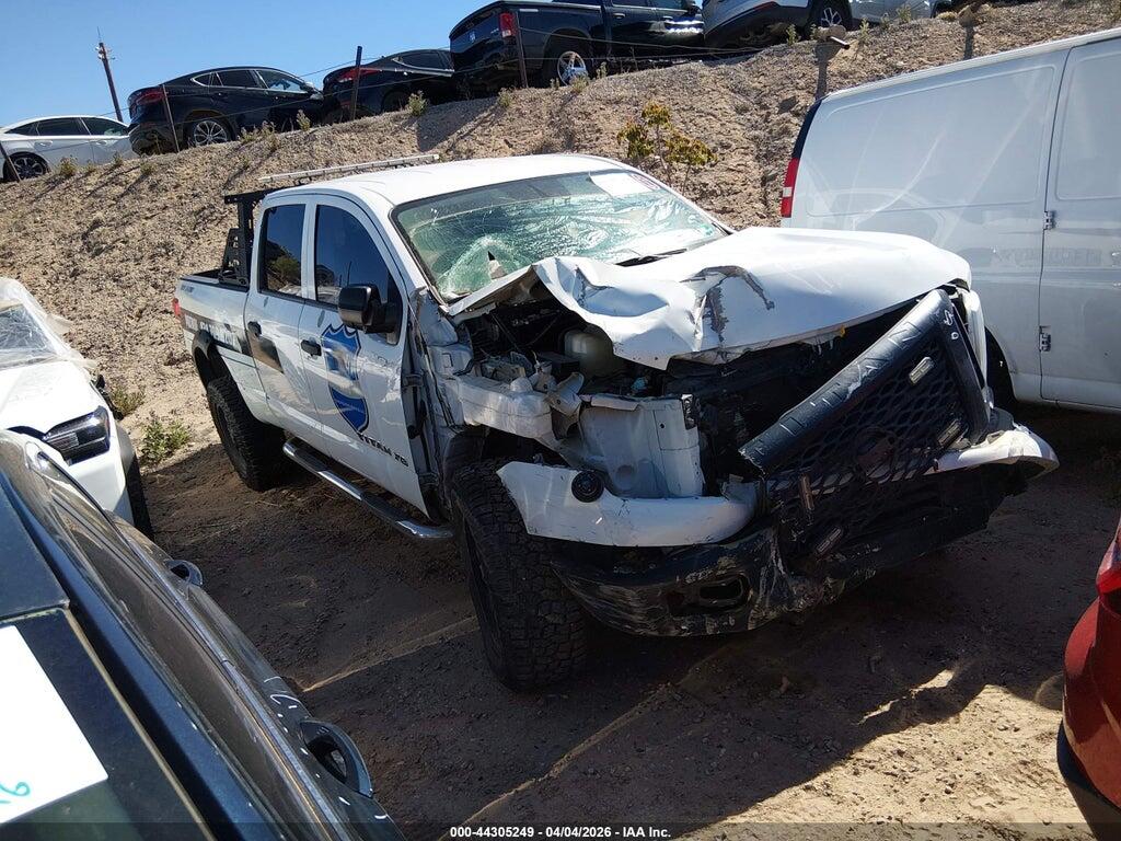 1N6BA1F32HN571773 2017 NISSAN TITAN XD photo no. 1