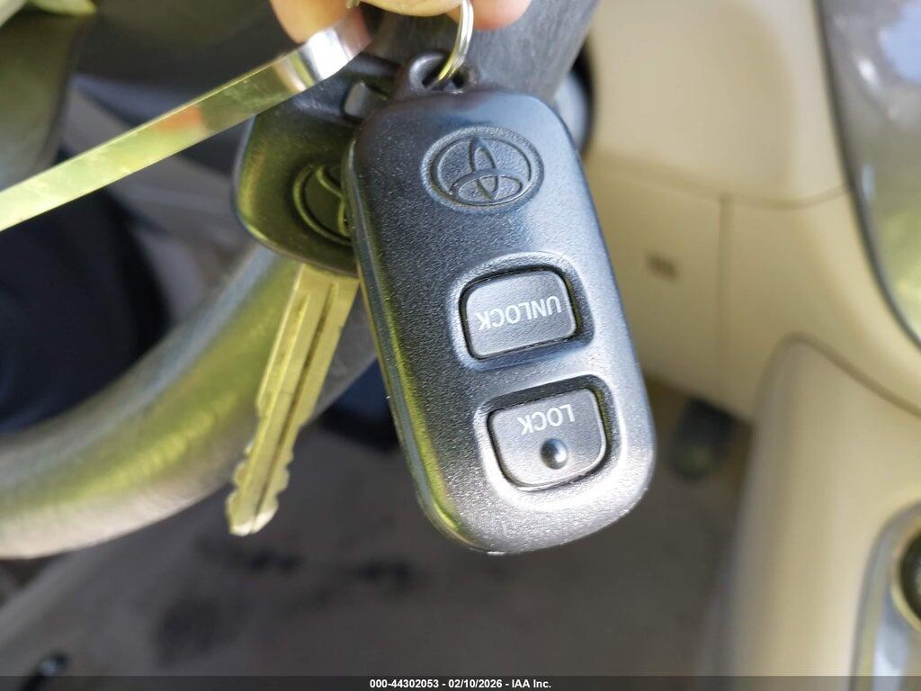 JTEGF21A830078896 2003 TOYOTA HIGHLANDER photo no. 11