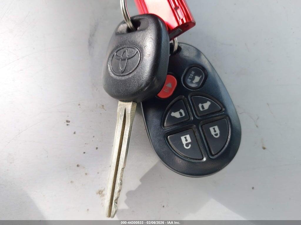 5TDDK3DC1CS031857 2012 TOYOTA SIENNA photo no. 11
