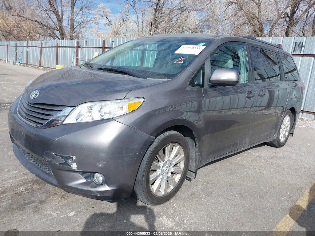 5TDDK3DC1CS031857 2012 TOYOTA SIENNA photo no. 2