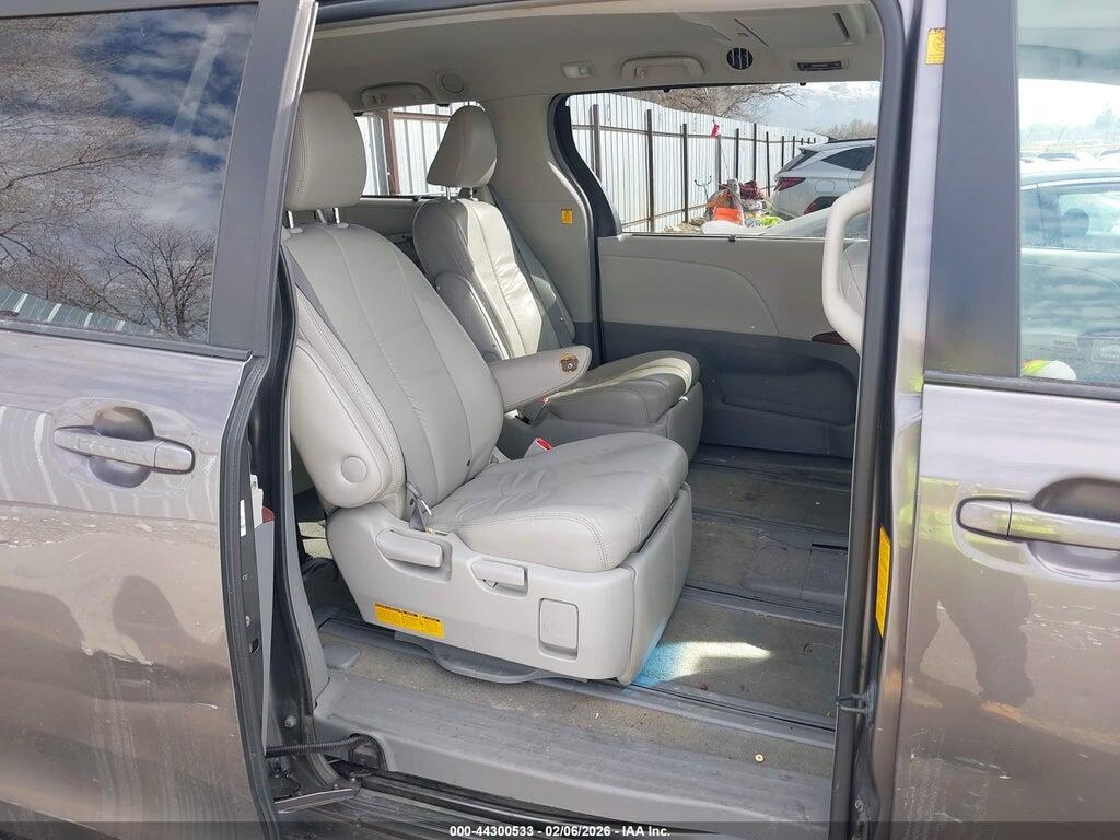 5TDDK3DC1CS031857 2012 TOYOTA SIENNA photo no. 8