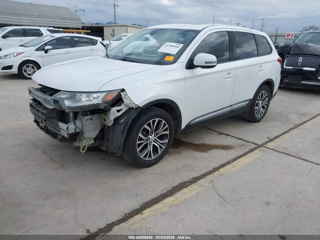 JA4AD3A30HZ028840 2017 MITSUBISHI OUTLANDER photo no. 2