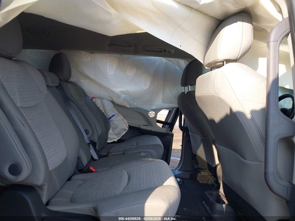 5TDKRKEC2PS174740 2023 TOYOTA SIENNA photo no. 8