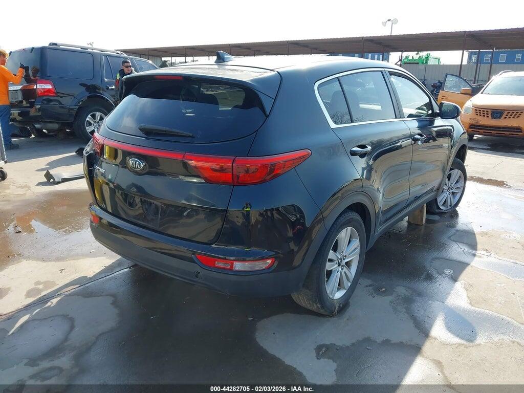 KNDPMCAC4H7092861 2017 KIA SPORTAGE photo no. 4