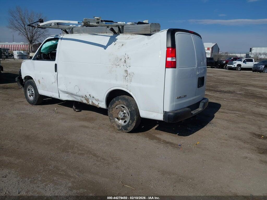 1GCWGAF78R1194316 2024 CHEVROLET EXPRESS CARGO photo no. 3