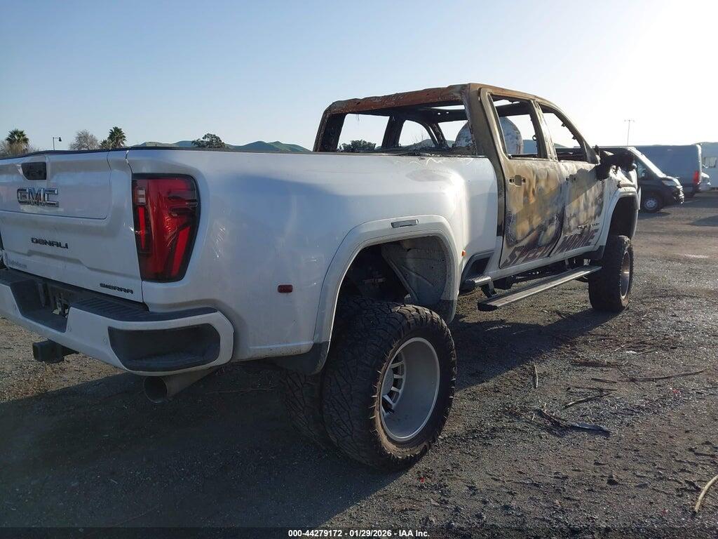 1GT49WEY9RF259203 2024 GMC SIERRA 3500HD photo no. 3