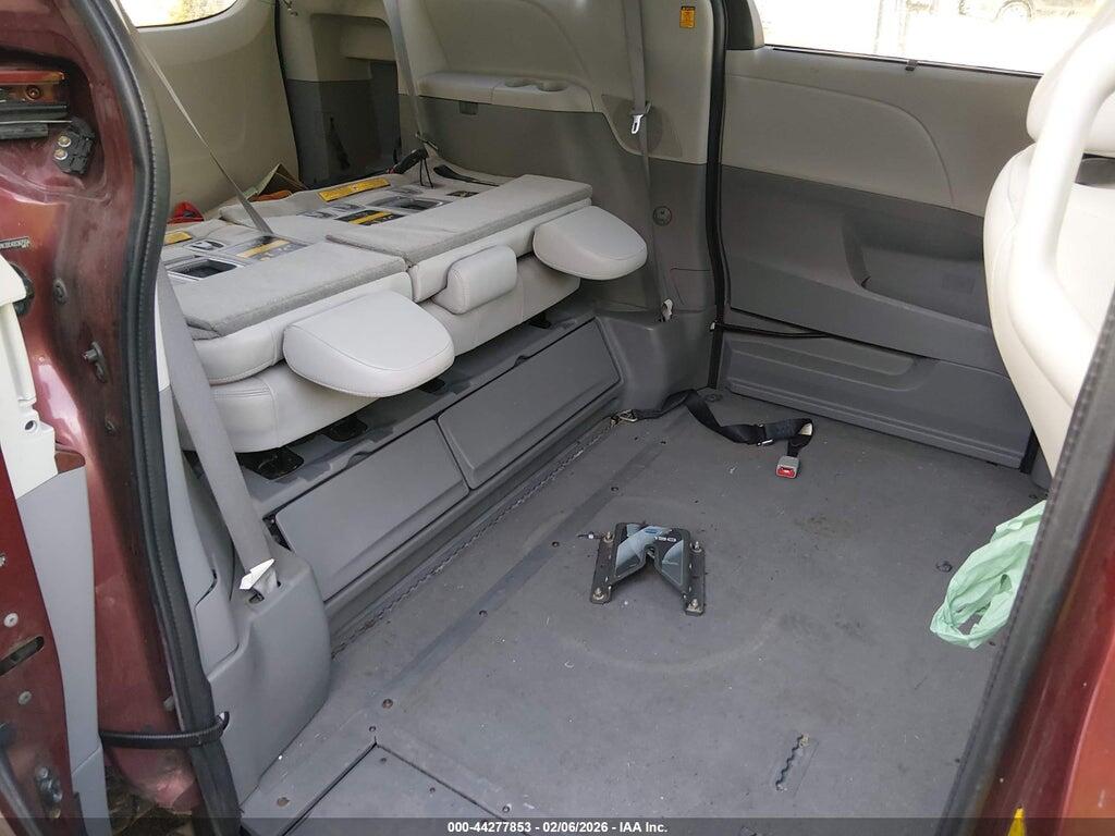 5TDYK3DC4DS367554 2013 TOYOTA SIENNA photo no. 8