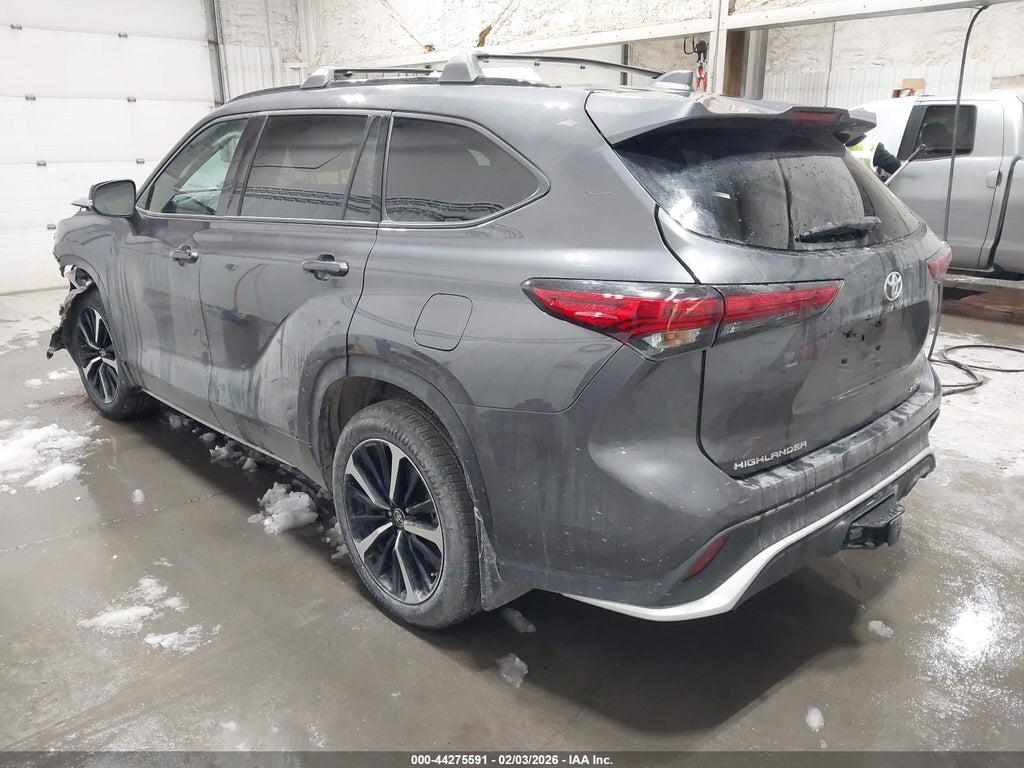 5TDJZRBH2NS169751 2022 TOYOTA HIGHLANDER photo no. 3