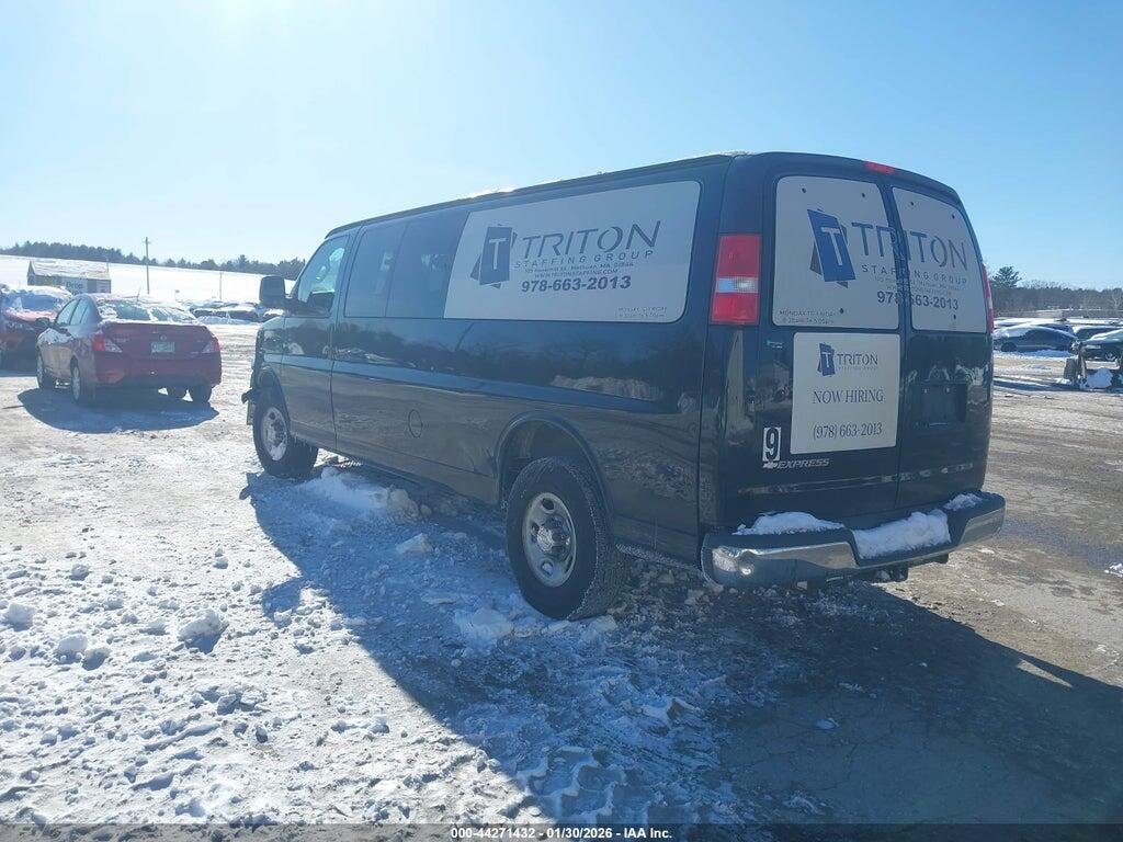 1GAZGPFG2K1295978 2019 CHEVROLET EXPRESS 3500 photo no. 3