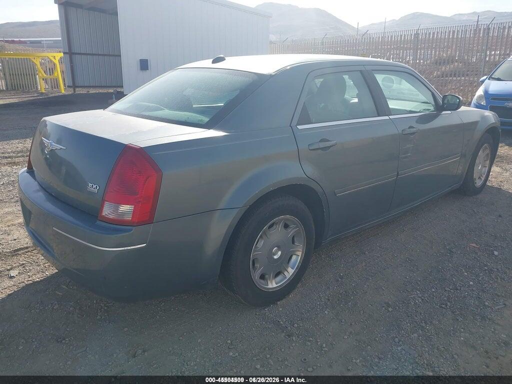 2C3AA53G35H665280 2005 CHRYSLER 300 photo no. 4