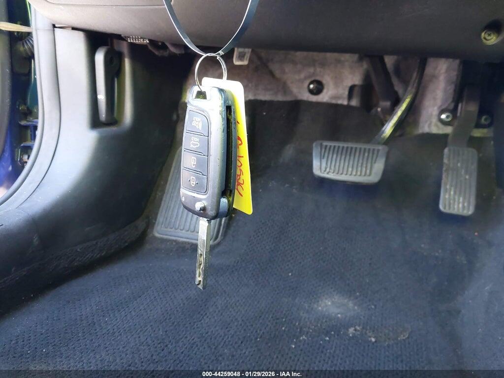 5NPLL4AG8NH056060 2022 HYUNDAI ELANTRA photo no. 11