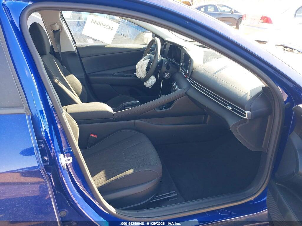 5NPLL4AG8NH056060 2022 HYUNDAI ELANTRA photo no. 5