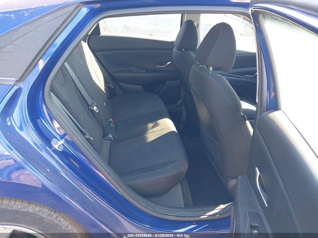 5NPLL4AG8NH056060 2022 HYUNDAI ELANTRA photo no. 8