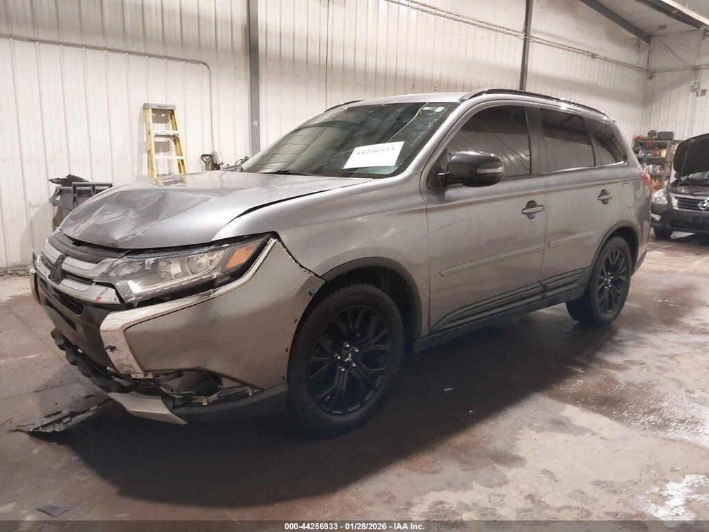JA4AZ3A36JZ046542 2018 MITSUBISHI OUTLANDER photo no. 2