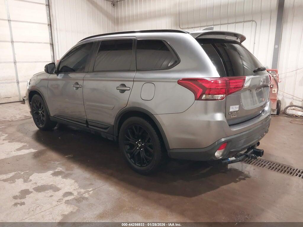JA4AZ3A36JZ046542 2018 MITSUBISHI OUTLANDER photo no. 3