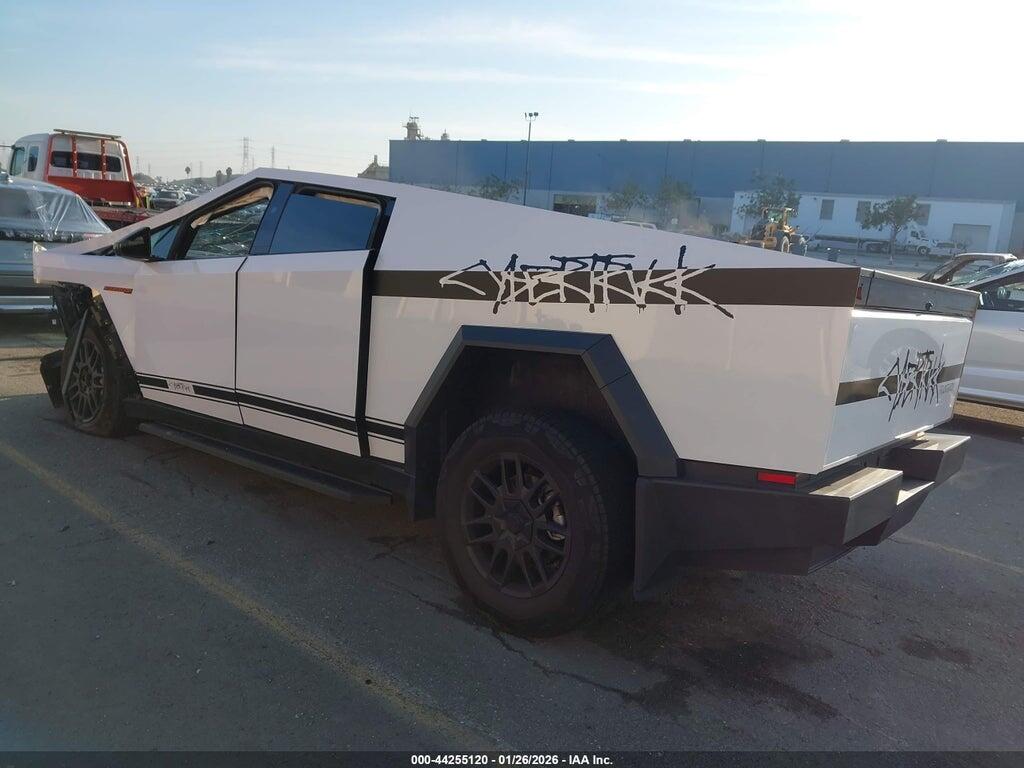 7G2CEHED3SA067943 2025 TESLA CYBERTRUCK photo no. 3