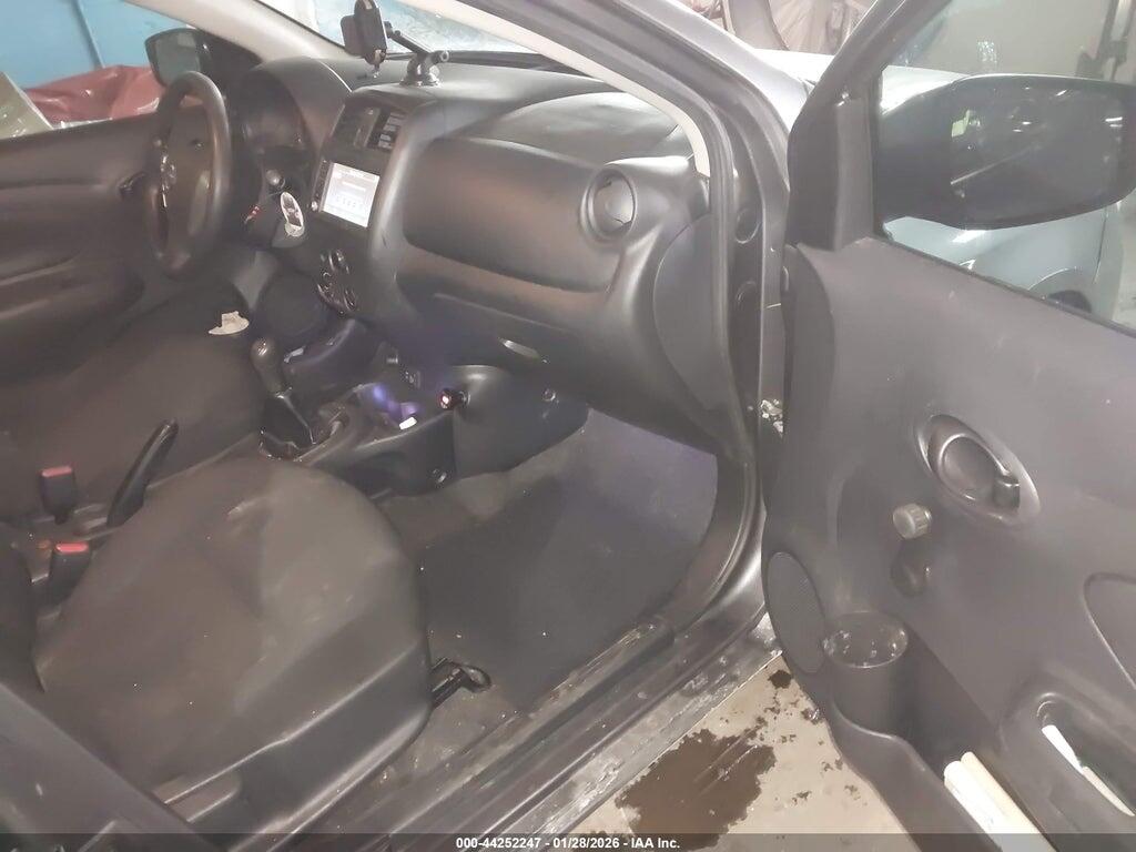3N1CN7AP2KL821208 2019 NISSAN VERSA photo no. 5