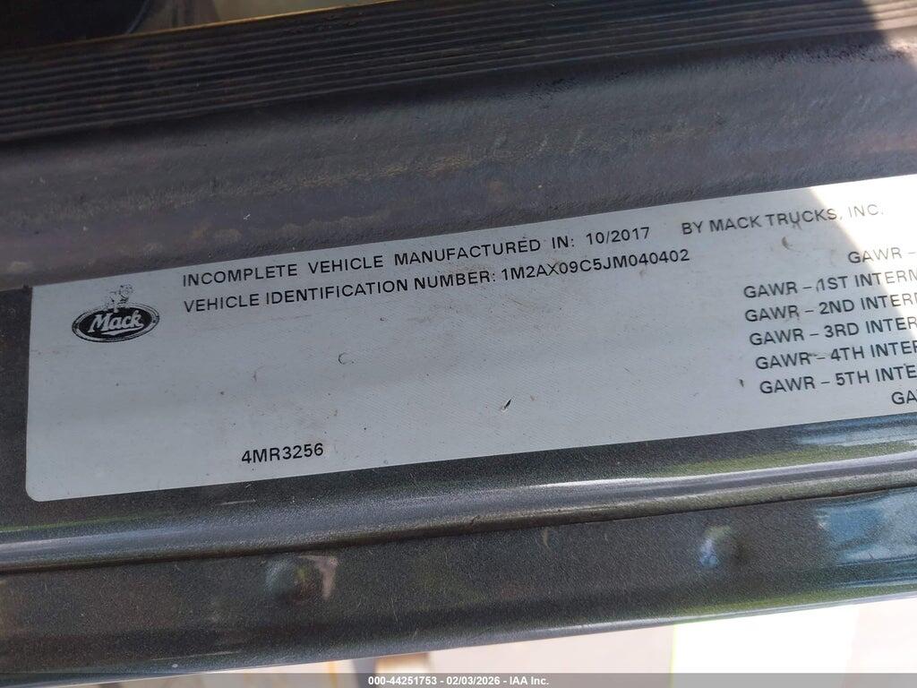 1M2AX09C5JM040402 2018 MACK GRANITE photo no. 9