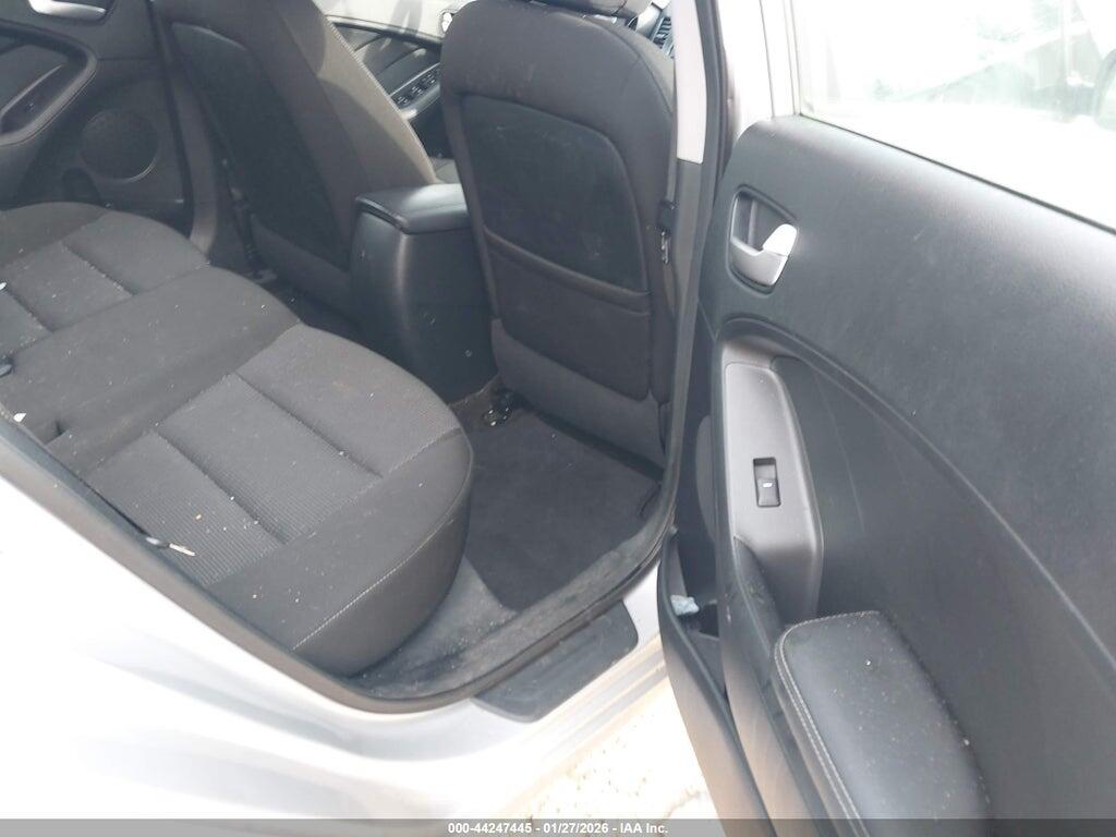 KNAFK5A86H5694923 2017 KIA FORTE photo no. 8