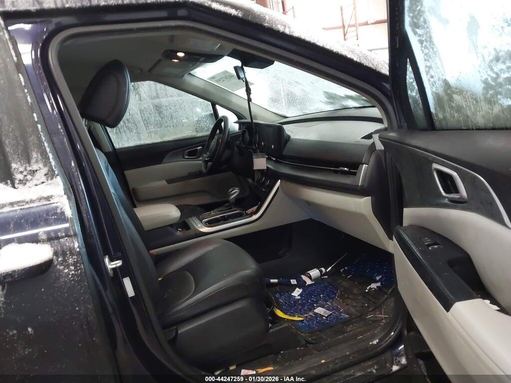 KNDNB4H37N6146146 2022 KIA CARNIVAL MPV photo no. 5
