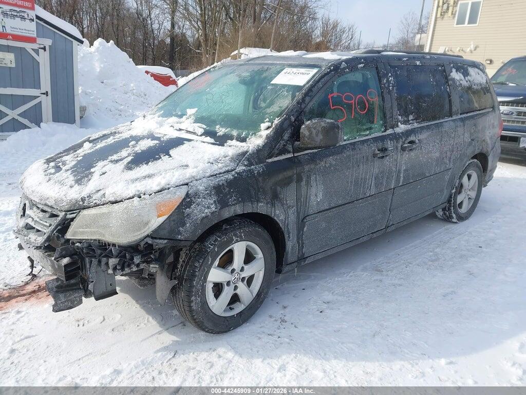 2V4RW3DG5BR695637 2011 VOLKSWAGEN ROUTAN photo no. 2