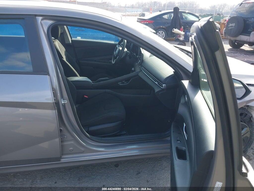 KMHLM4AG7PU550928 2023 HYUNDAI ELANTRA photo no. 5