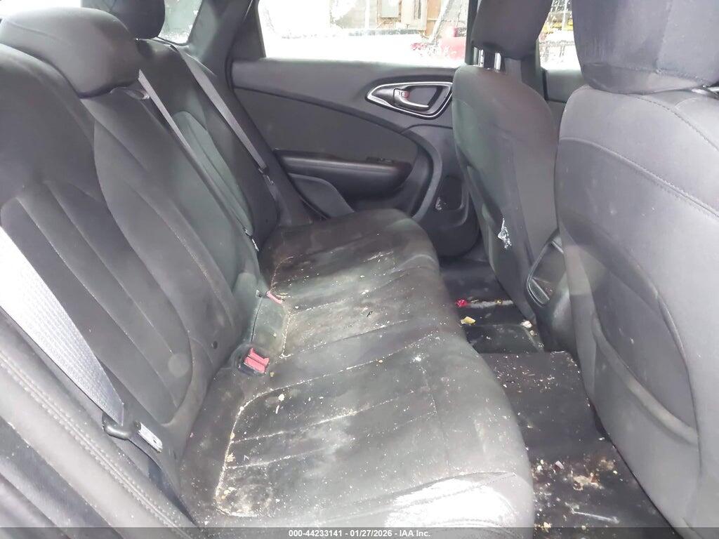 1C3CCCAB0GN124048 2016 CHRYSLER 200 photo no. 8