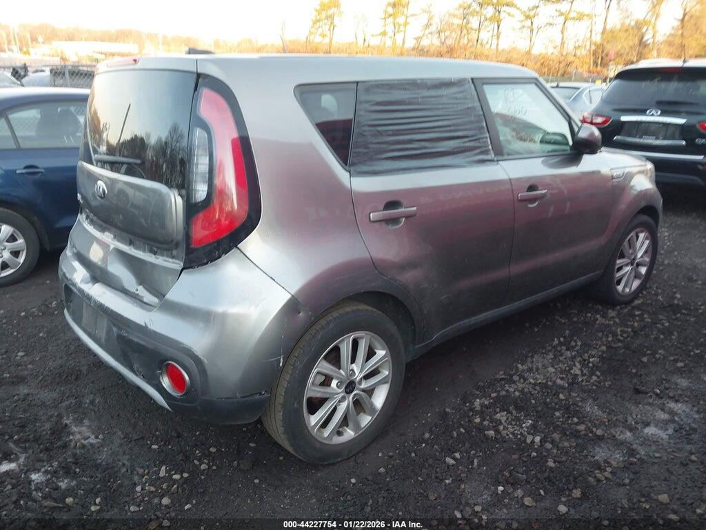 KNDJP3A59K7631934 2019 KIA SOUL photo no. 4