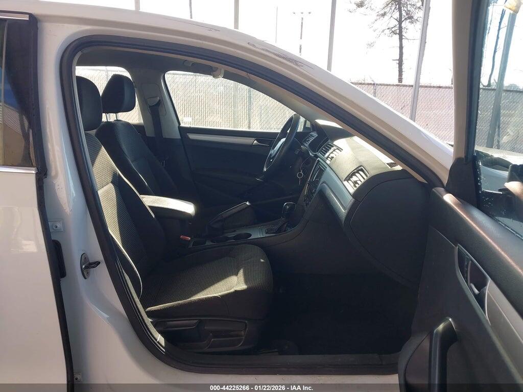 1VWAT7A39HC015214 2017 VOLKSWAGEN PASSAT photo no. 5