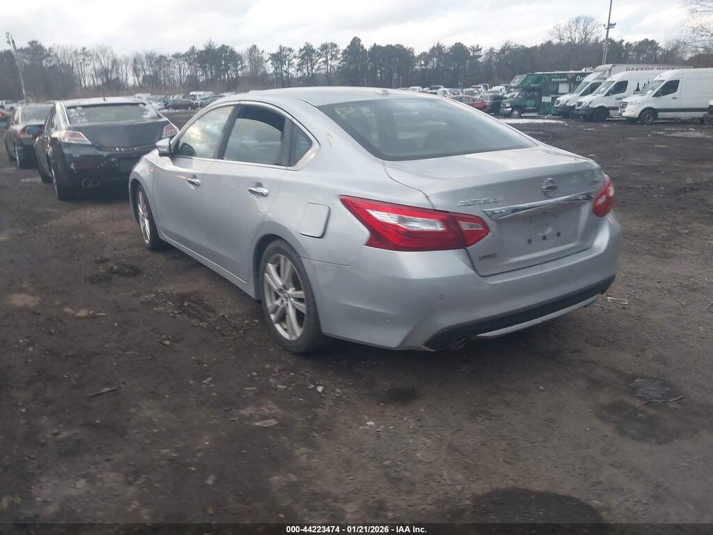1N4BL3AP2HC193913 2017 NISSAN ALTIMA photo no. 3