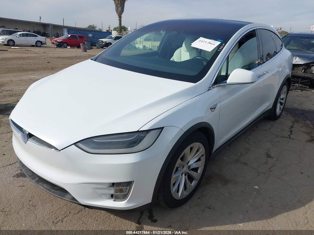 5YJXCBE25JF110637 2018 TESLA MODEL X photo no. 2