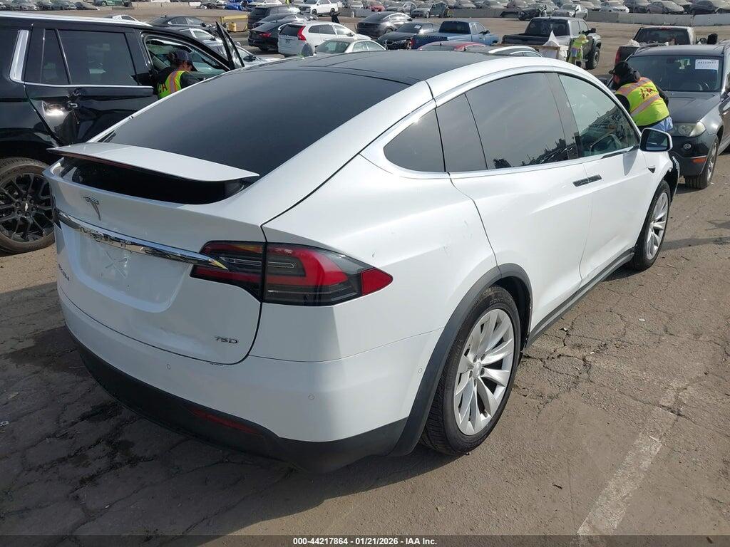 5YJXCBE25JF110637 2018 TESLA MODEL X photo no. 4