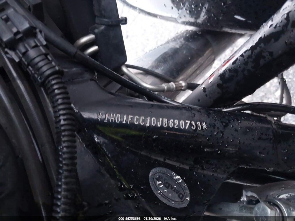 1HD1FCC10JB620733 2018 HARLEY-DAVIDSON FLHTCU photo no. 10
