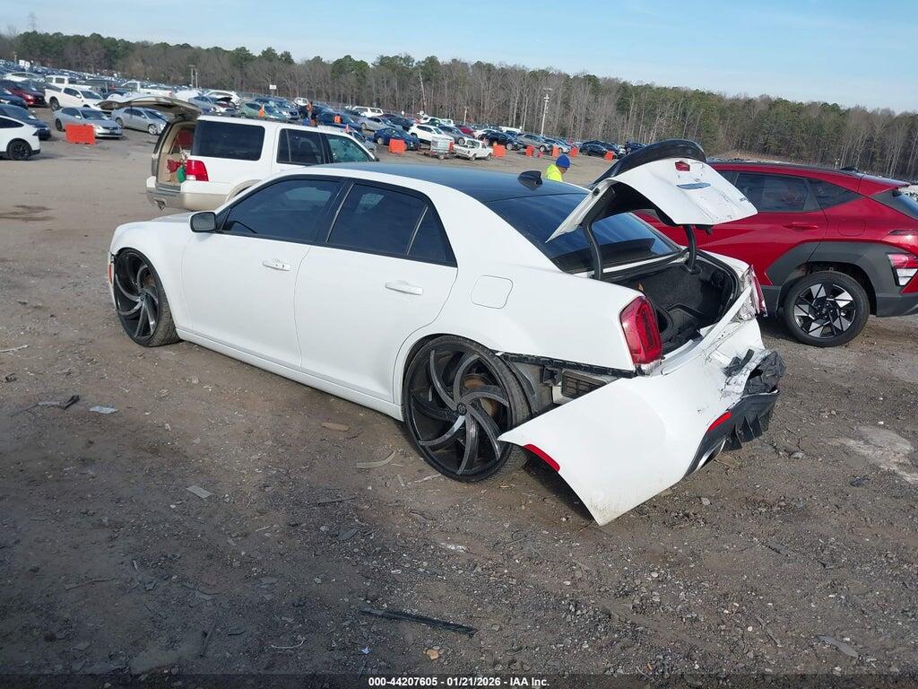 2C3CCABG2KH515525 2019 CHRYSLER 300 photo no. 3